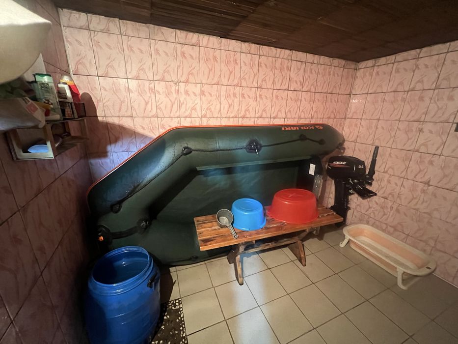 Продам лодку с мотором