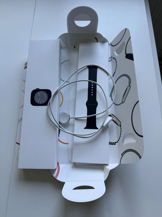 Apple Watch Series 8 45mm GPS — stare foarte bună