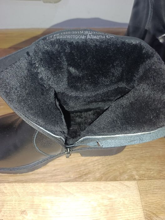 Продается военный берцы и ботинки