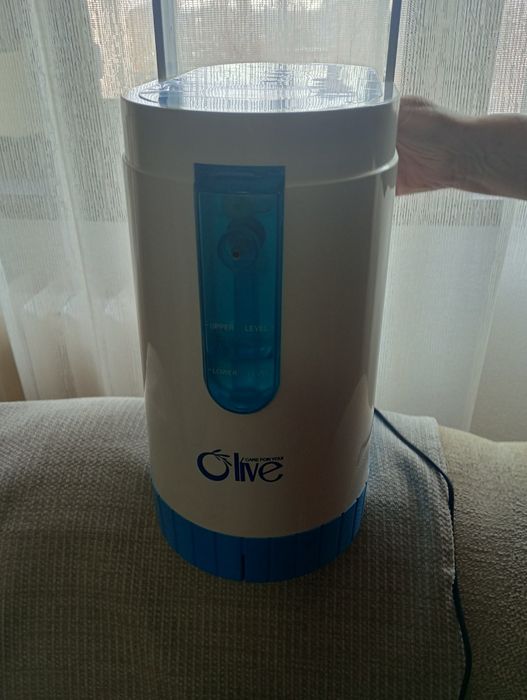 Vand aparat respirator portabil cu batterie reincarcabila  marca Oxyge