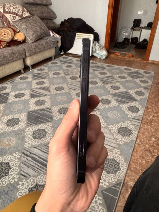 Продается айфон 12