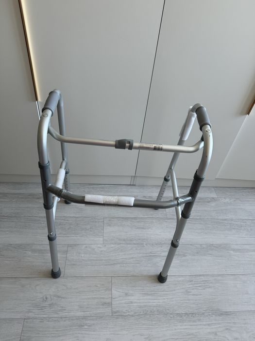 Продам новый ходунок