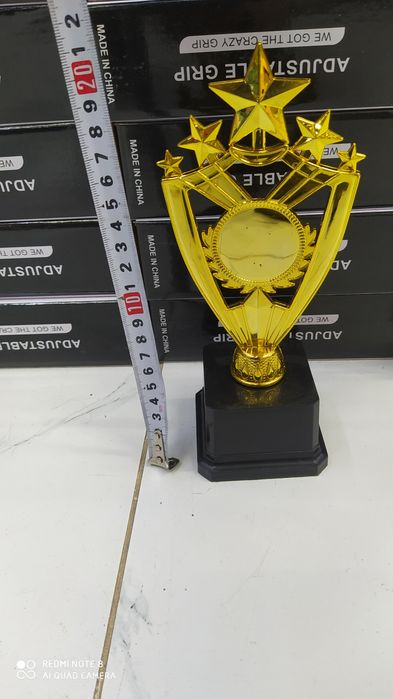 Статуэтки для награждения пластмассовые