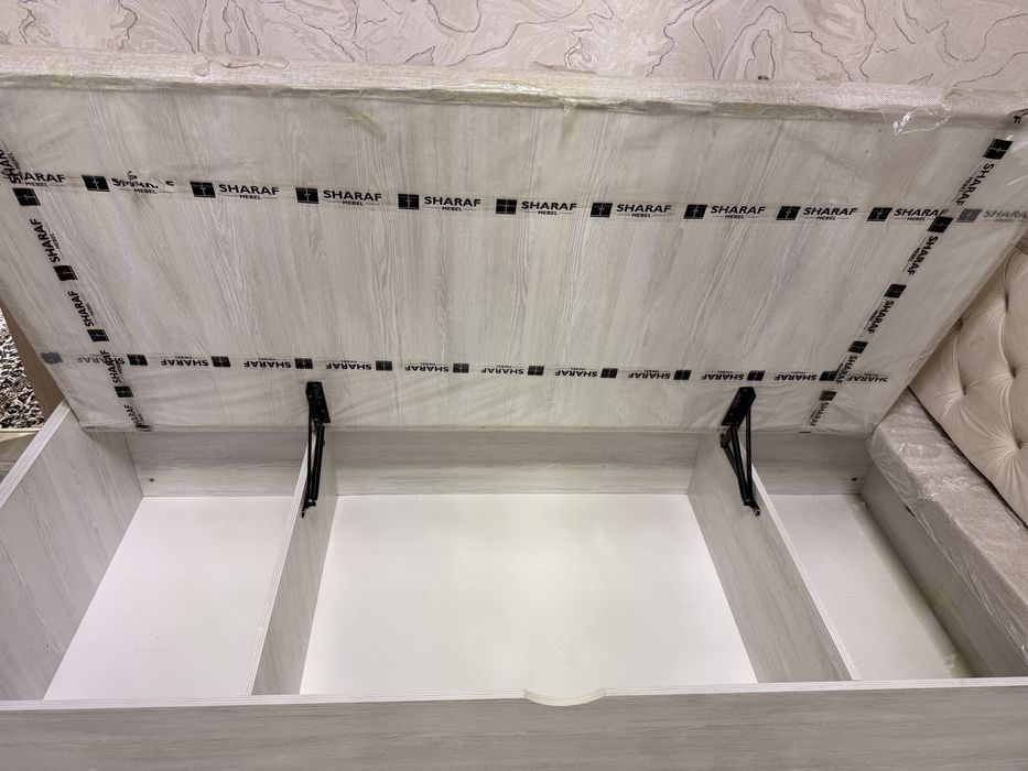 Односпальная кровать с ящиком для хранения !!!