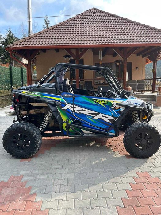 UTV Polaris RZR 1000