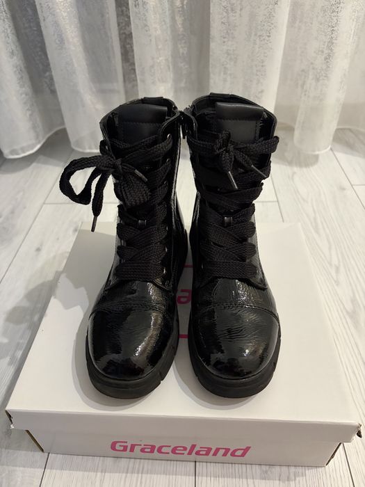 Ghete fete din lac marimea 35