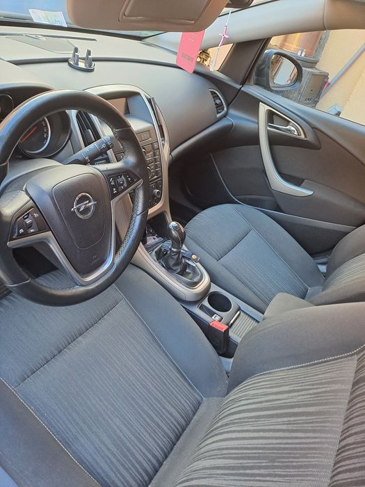 Opel Astra J 1.7cdti  diesel 2012