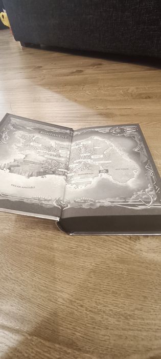 Книга Ониксовый шторм