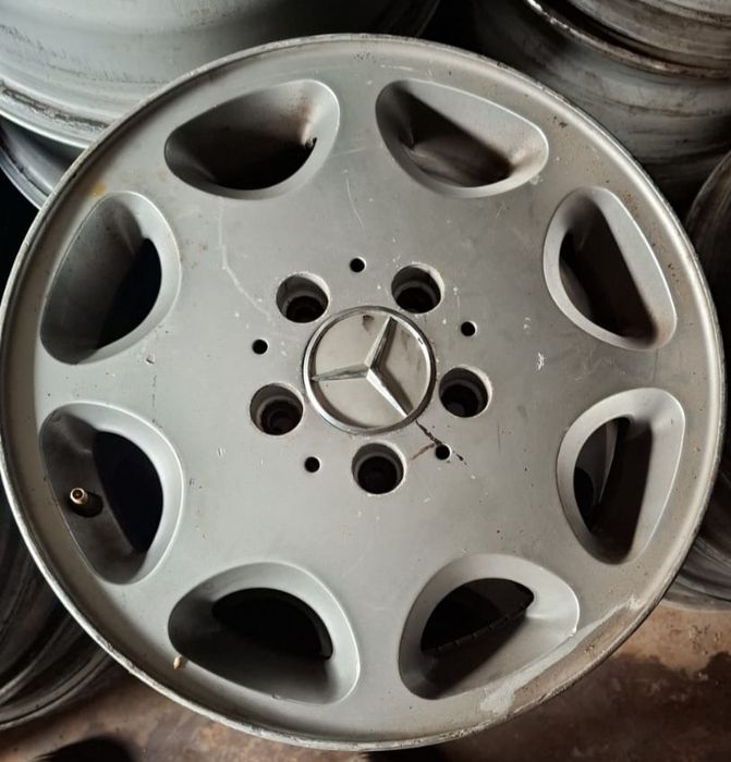 R-15 оригинал мерседес 5*112 ромашка 4 штук диск идеал