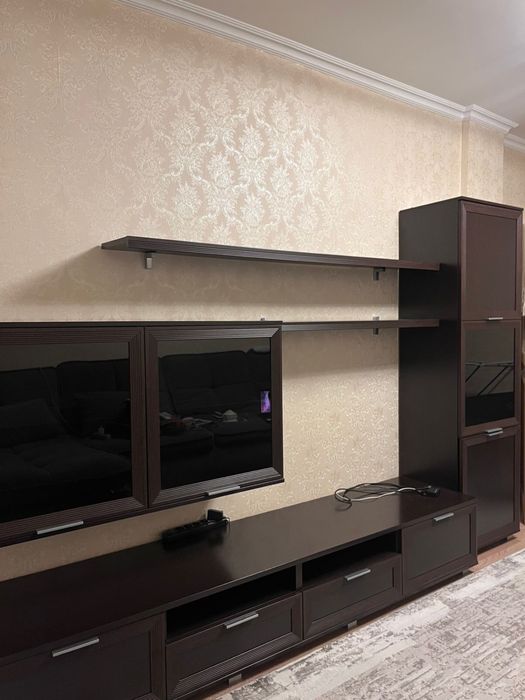 Продается настенный гарнитур для гостиной