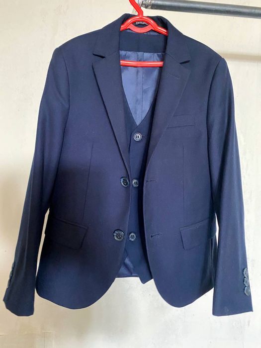 Костюм тройка