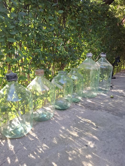 Стеклянные бутылки 10, 20 литров