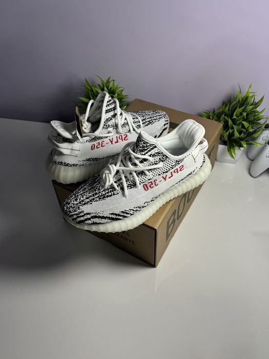 Adidas yeezy 350 V2 Zebra