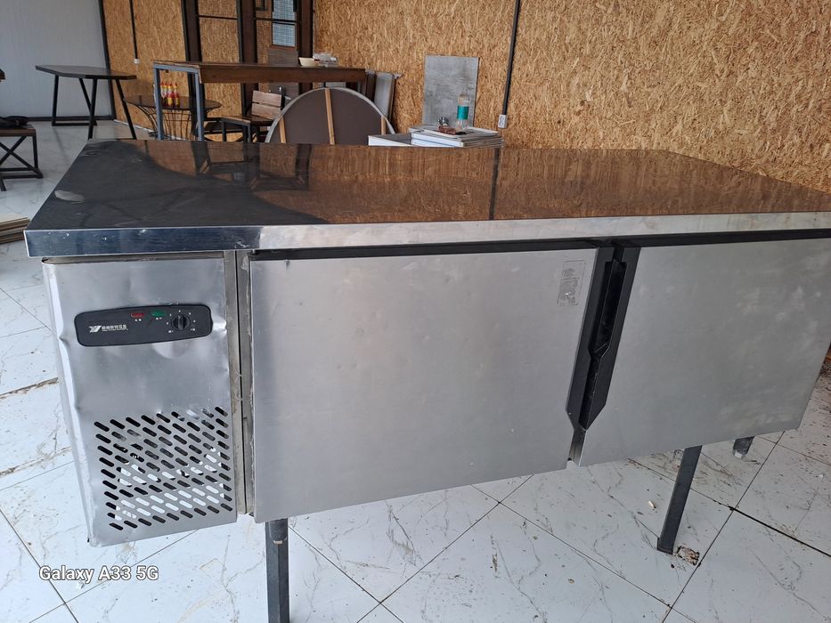 Холодильник сотилади