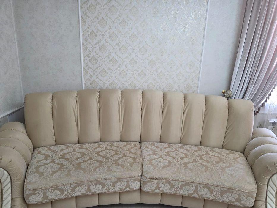 Продам диван почти новый