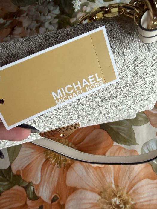 Чанта Michael Kors чисто нова