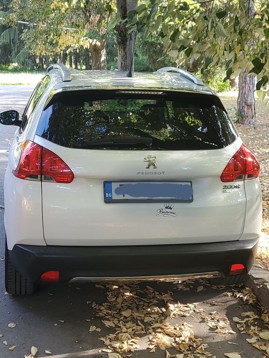 Автомобил Пежо 2008