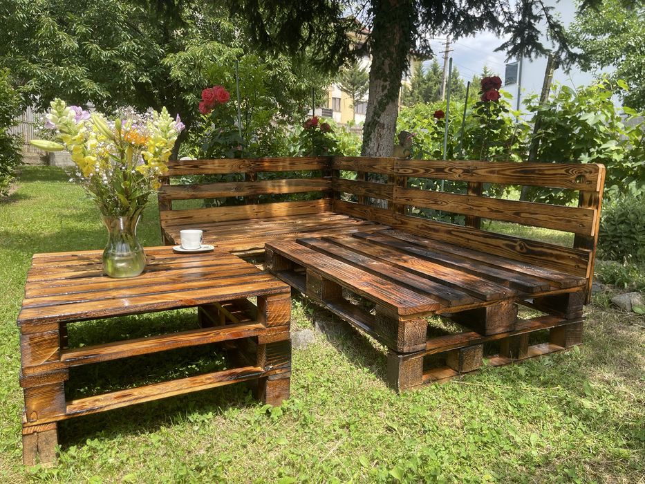 Set mobilier grădină / terasă din paleți (Masă + Colțar) – Lac premium