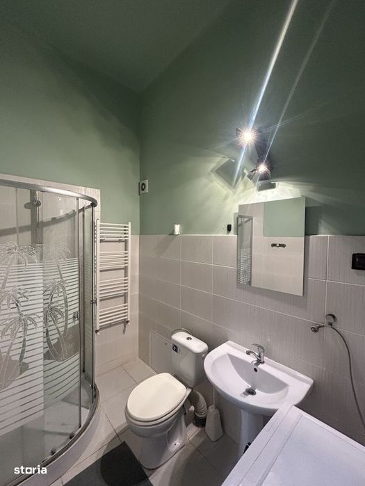 Apartament 3 camere, zona semi-centrala, 15 minute de centru
