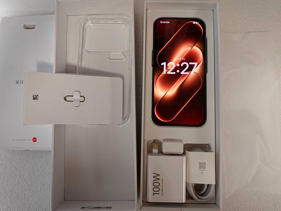 Чисто нов Xiaomi 18  PRO  12/256GB ЧЕРЕН