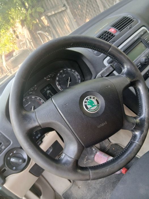 Vand volan cu airbag Skoda Octavia 2(2004-2013) cu mici uzuri pe lateral