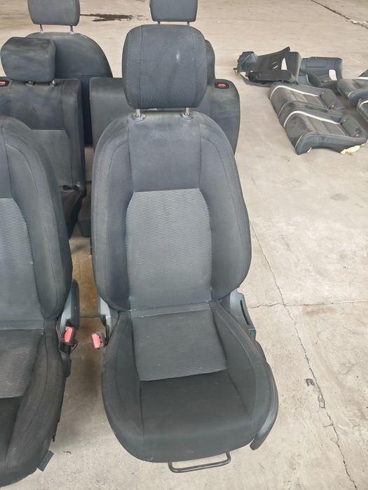 Салон за Land Rover discovery sport