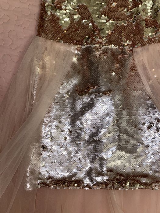 Платье на девочку