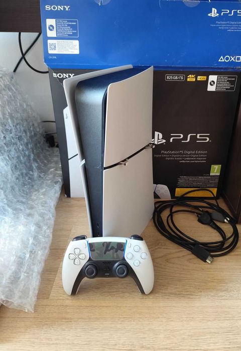 PS5 + FC26 в безупречно състояние