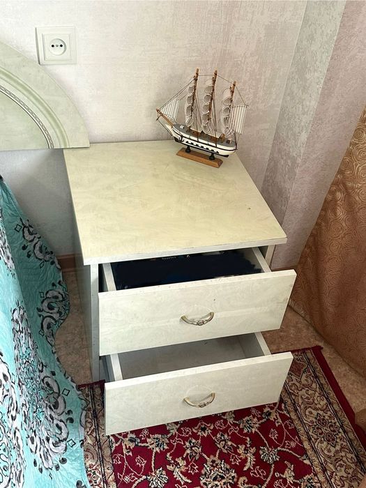 Спальный гарнитур б/у