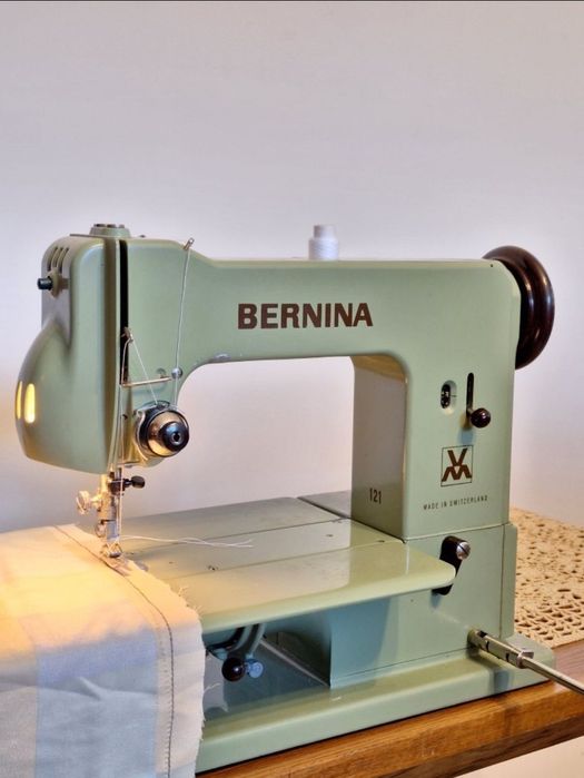 Mașină de cusut vintage Bernina 121 (1956) –  complet funcțională