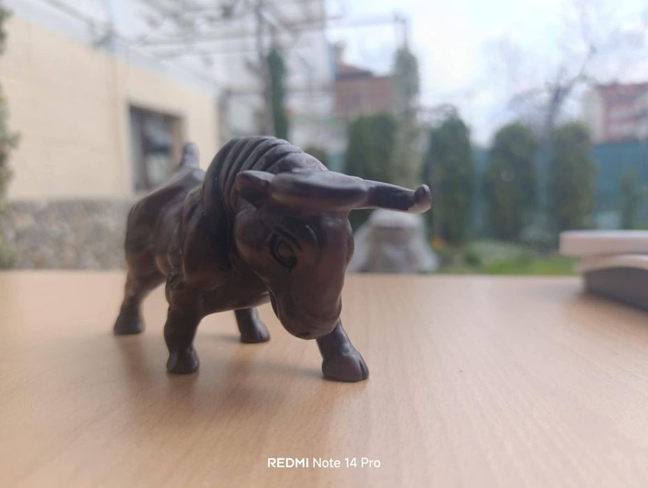 Статуетка на Бик