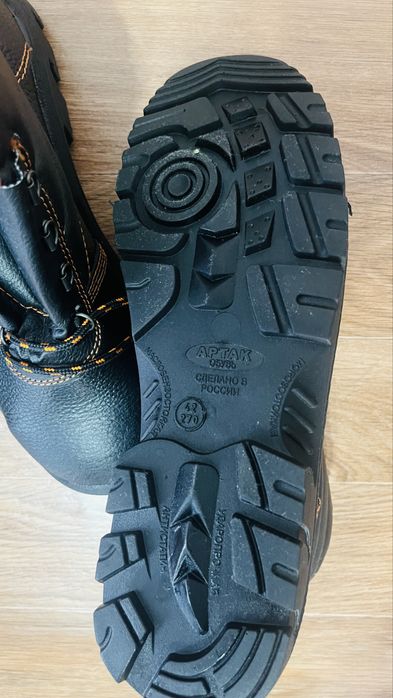 Продам рабочие ботинки