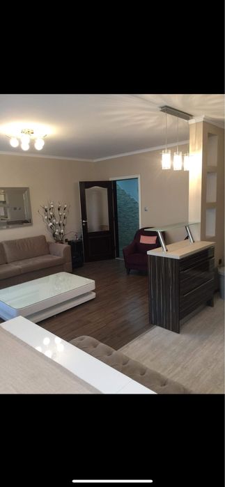 Дава се под наем Тристаен апартамент в Русе, Дружба 1 - 100 кв.м за 510 € - Снимка #2