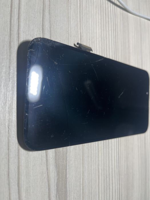 Dezmembrez iphone 13 [mentiuni]