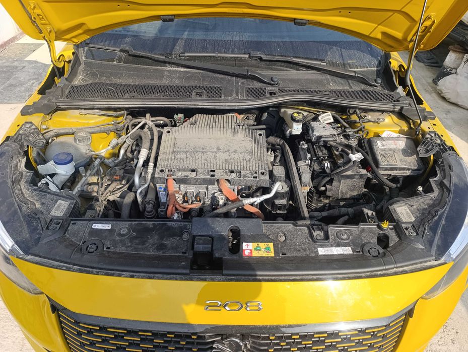 Пежо 208  Е208  / Peugeot 208  2  - 1,2I и E208 - на части