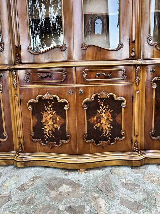 Vitrina stil Baroc lemn masiv sculptat cu intarsii florale