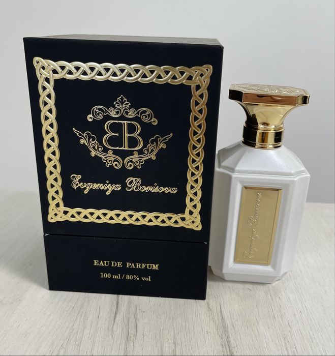 Evgeniya Borisova + Akbari + Donna Karan DKNY