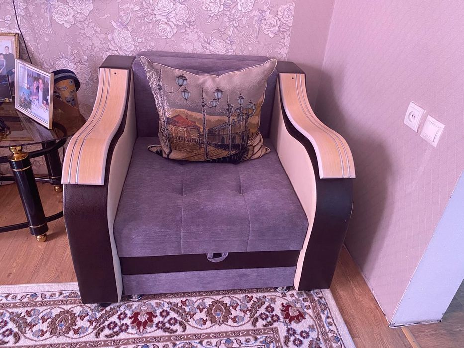 Диван и кресло для гостиной