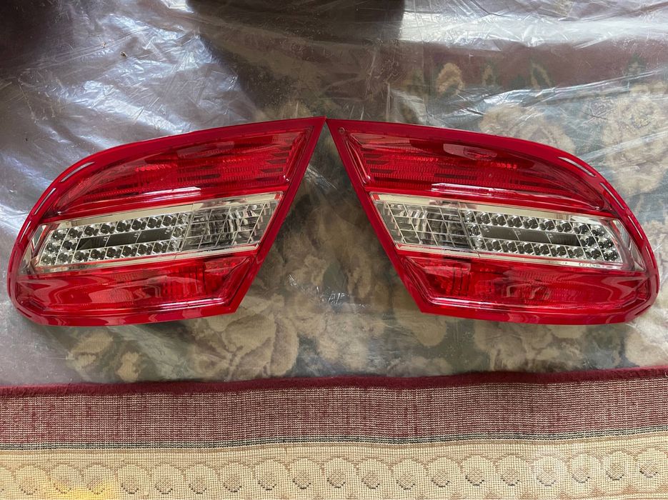 SOTILADI.    Mercedes-Benz fara 50$