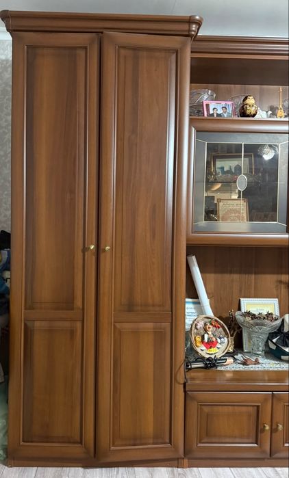 Продается огромный шкаф