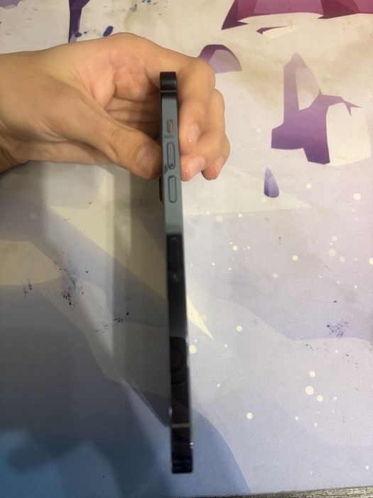 vand iPhone 12 pro max