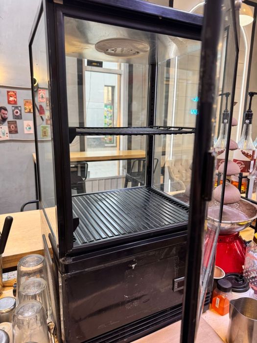 Витринный холодильник