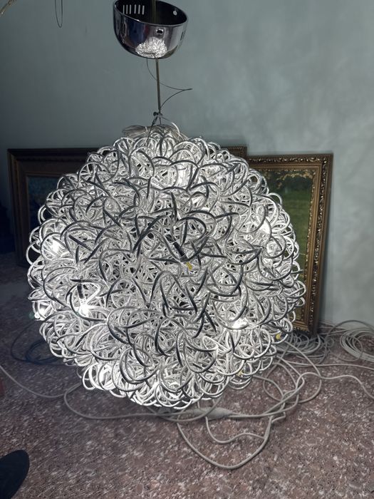 Продам люстру в хорошем состоянии