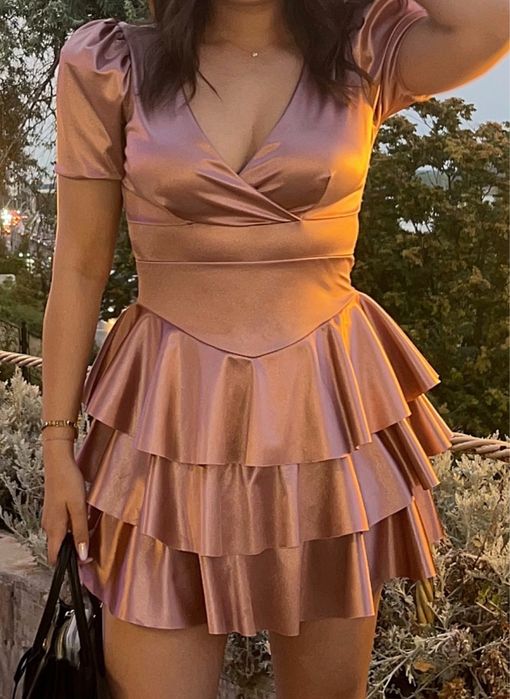 Rochie roz cu volanase