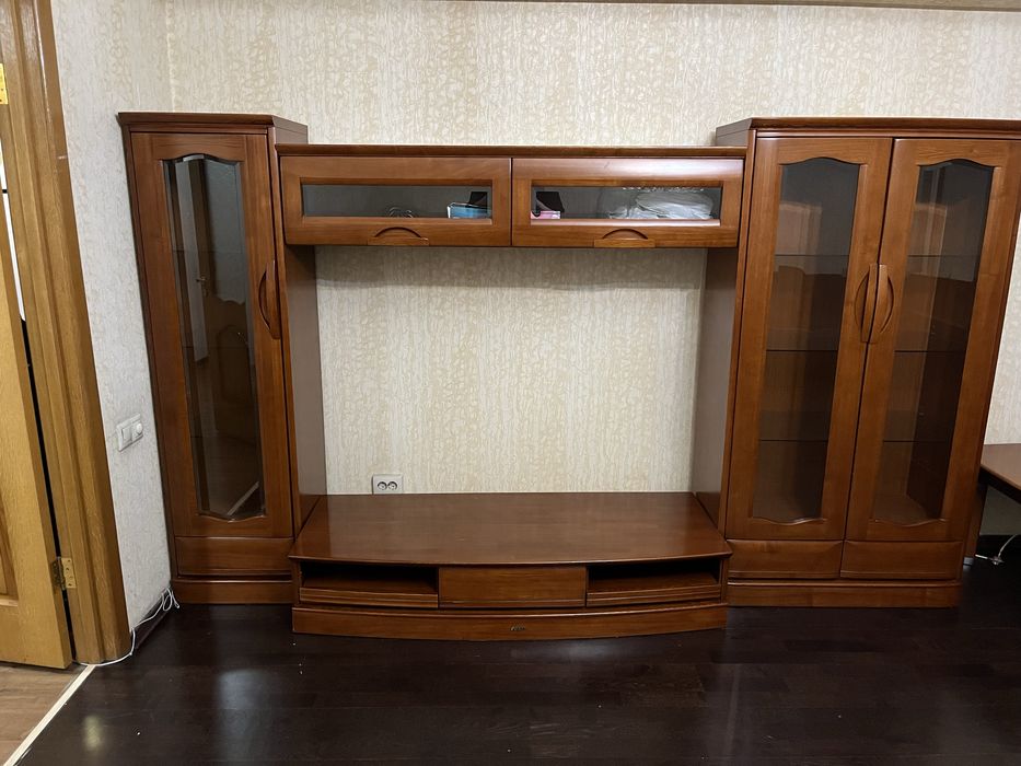 Продам стенку в зал