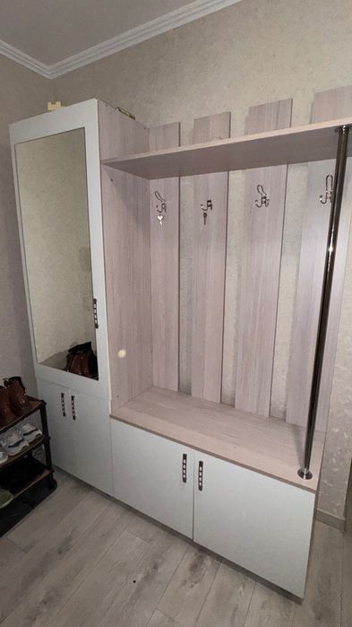 Продам прихожую б/у