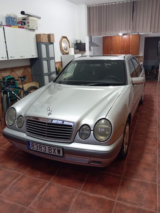 Mercedes w210 3000 td om 606 . Recent adus din Spania, impecabil