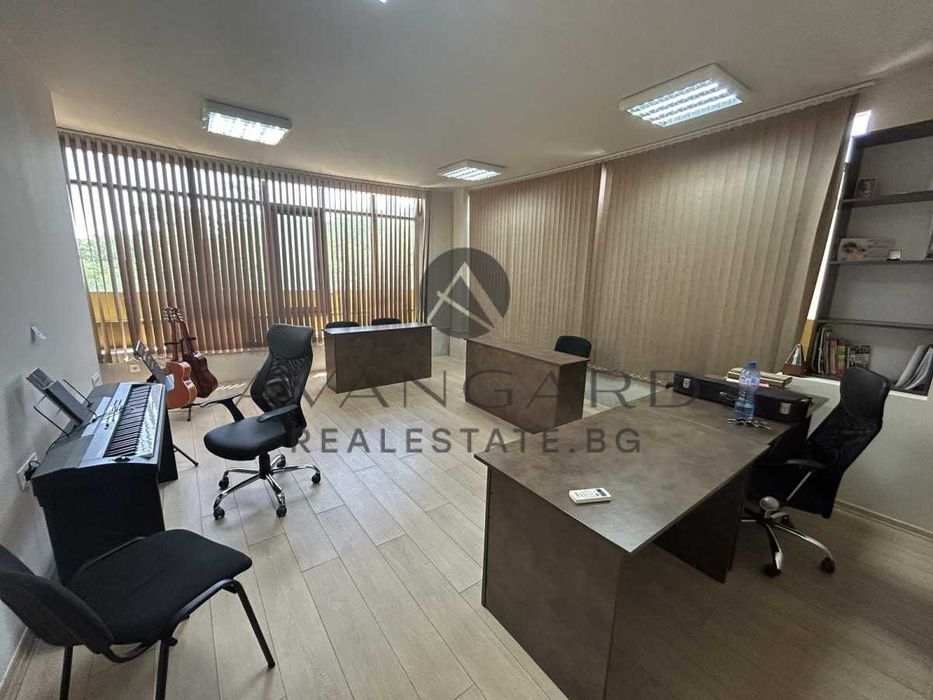Продава се Офис в Пловдив, Кършияка - 115 кв.м за 1122 €/кв.м - Снимка #2