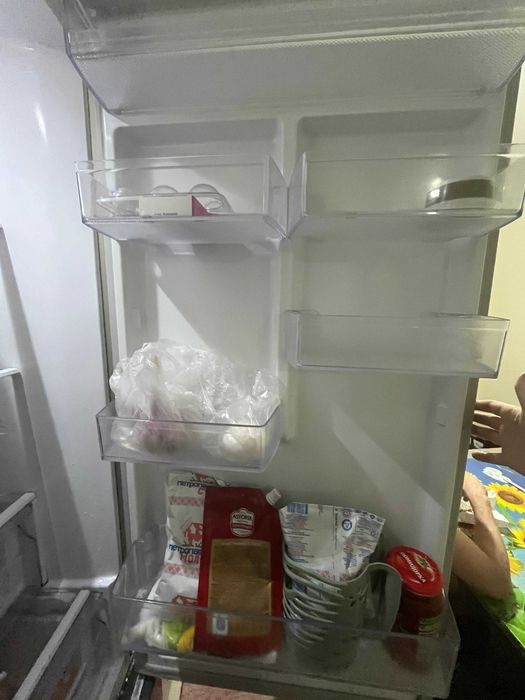 Холодильник марки Samsung