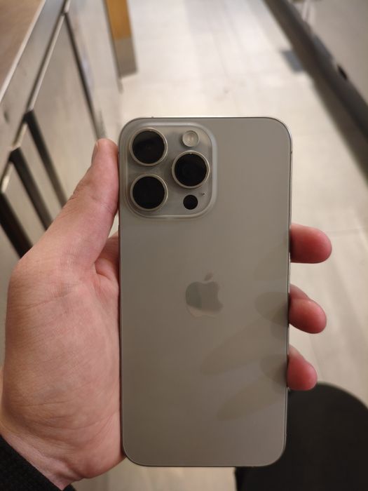 Продаю iPhone 15 Pro Max 256 ГБ (серый)